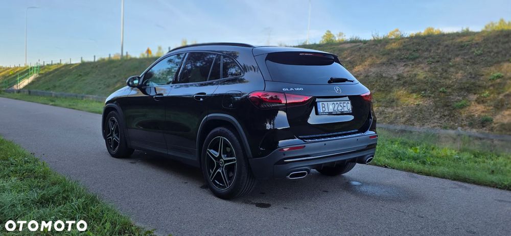 Mercedes-Benz GLA 180 AMG Line - 11