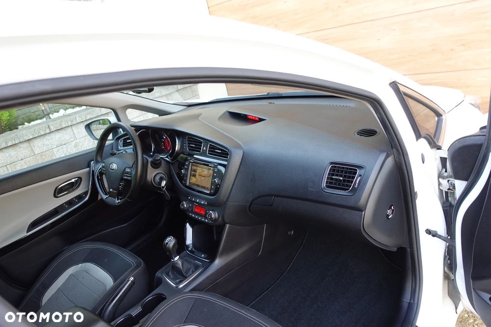 Kia Ceed - 6