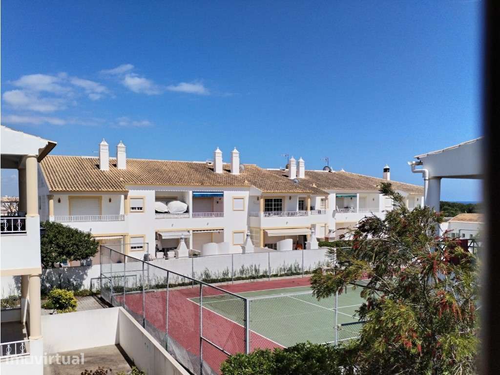 Apartamento T2+1 em condomínio fechado com piscina e campo de ténis... - Grande imagem: 5/42