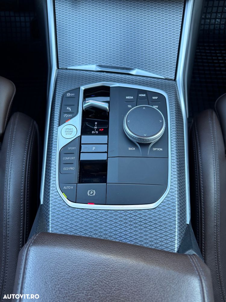 BMW Seria 3 330i xDrive AT - 10