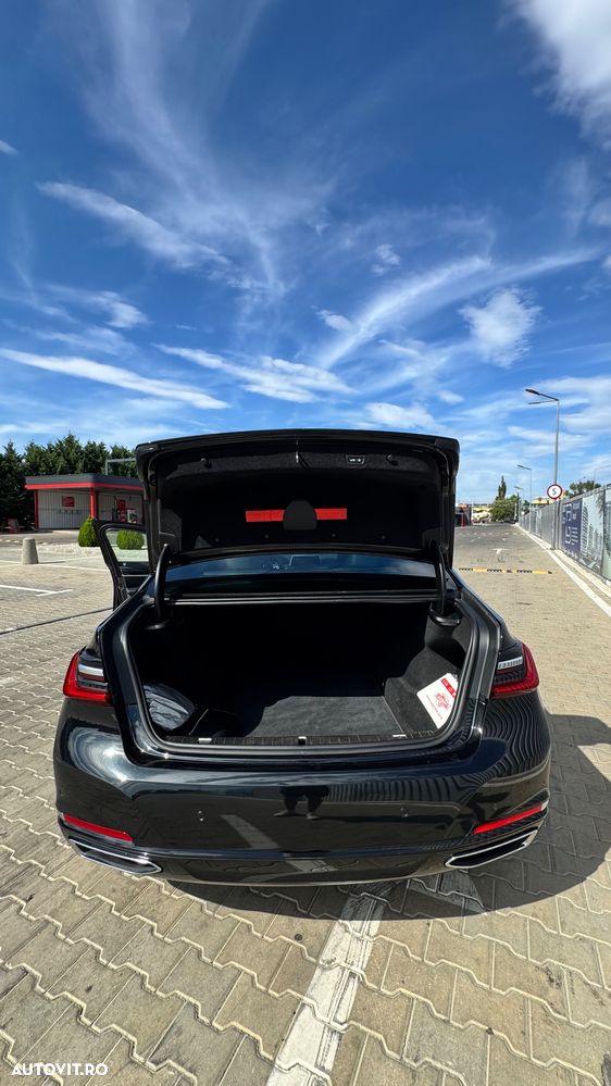 BMW Seria 7 730d MHEV - 8