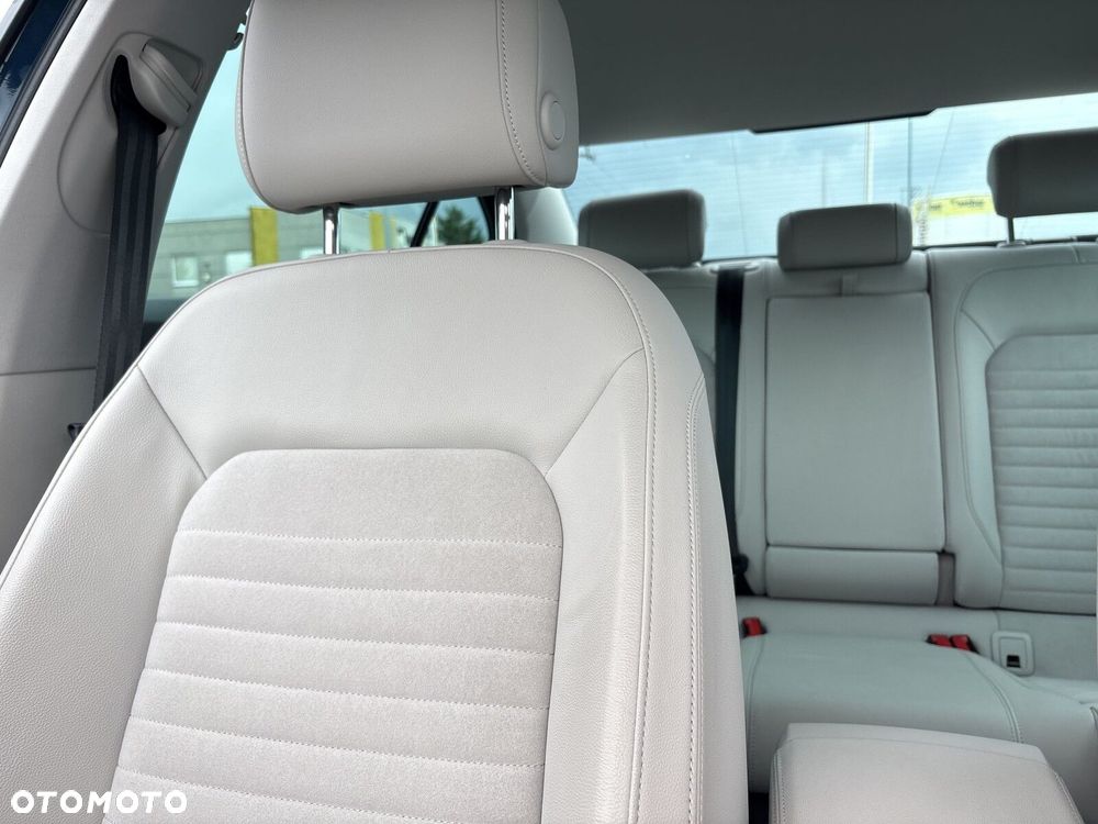 Volkswagen Passat 2.0 TDI Elegance DSG - 16