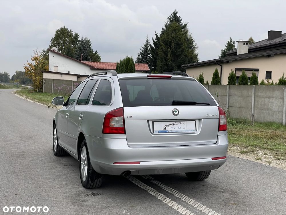 Skoda Octavia 2.0 TDI DPF Family Plus DSG - 10
