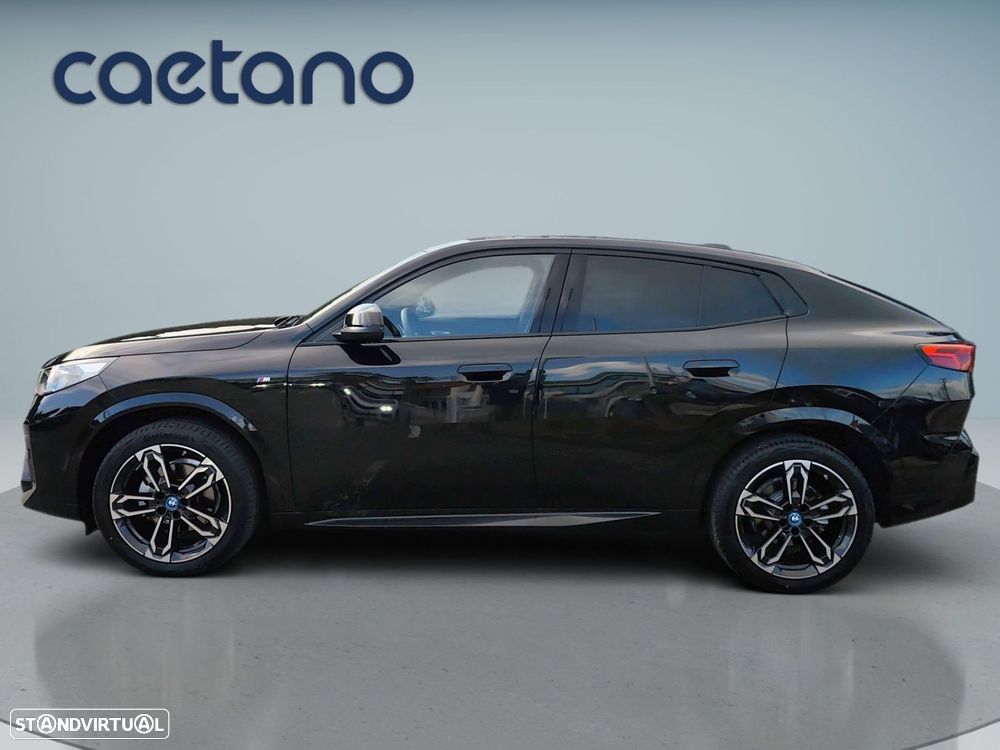 BMW iX2 eDrive20 Pack Desportivo M - 5