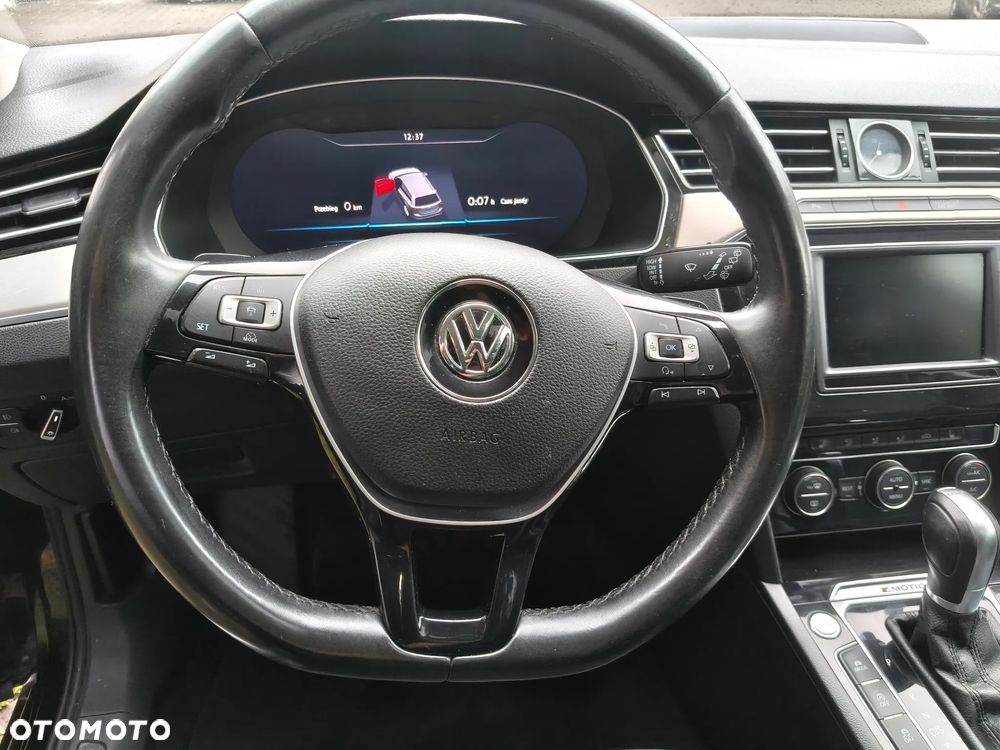 Volkswagen Passat - 20