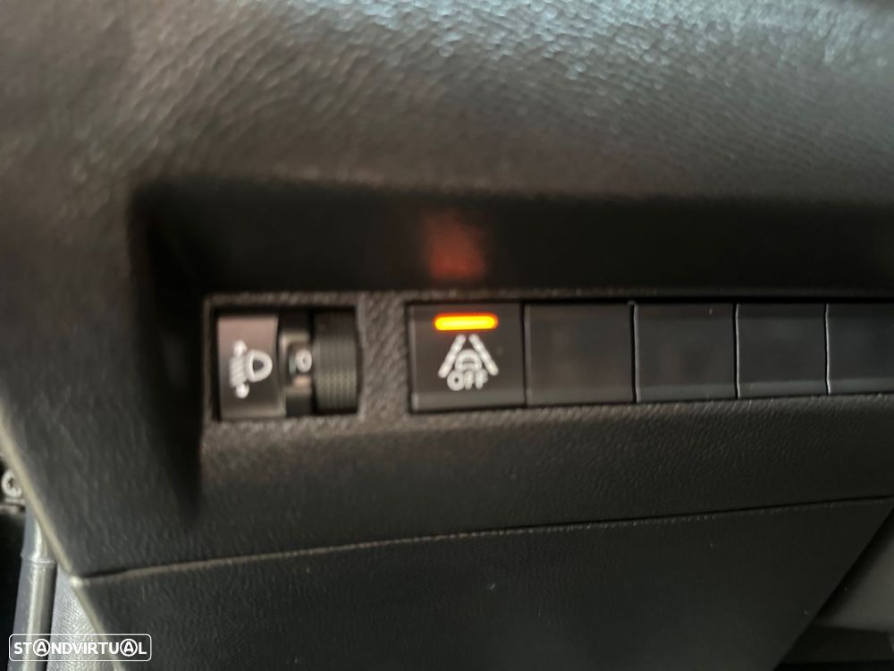 Peugeot 208 1.2 PureTech Active Pack - 13