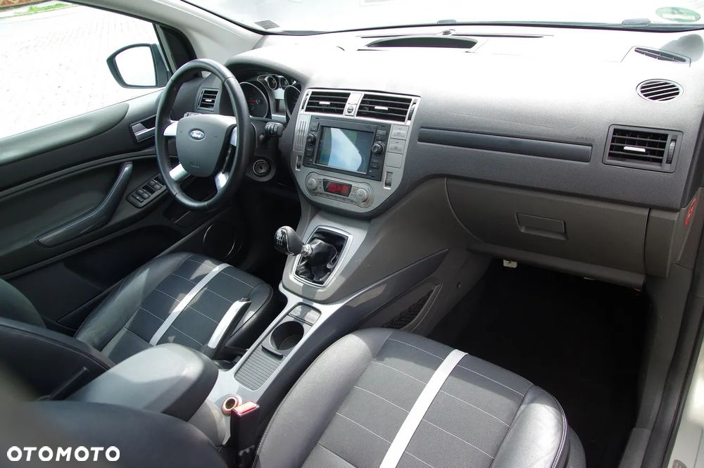 Ford Kuga 2.0 TDCi 2x4 Titanium - 29