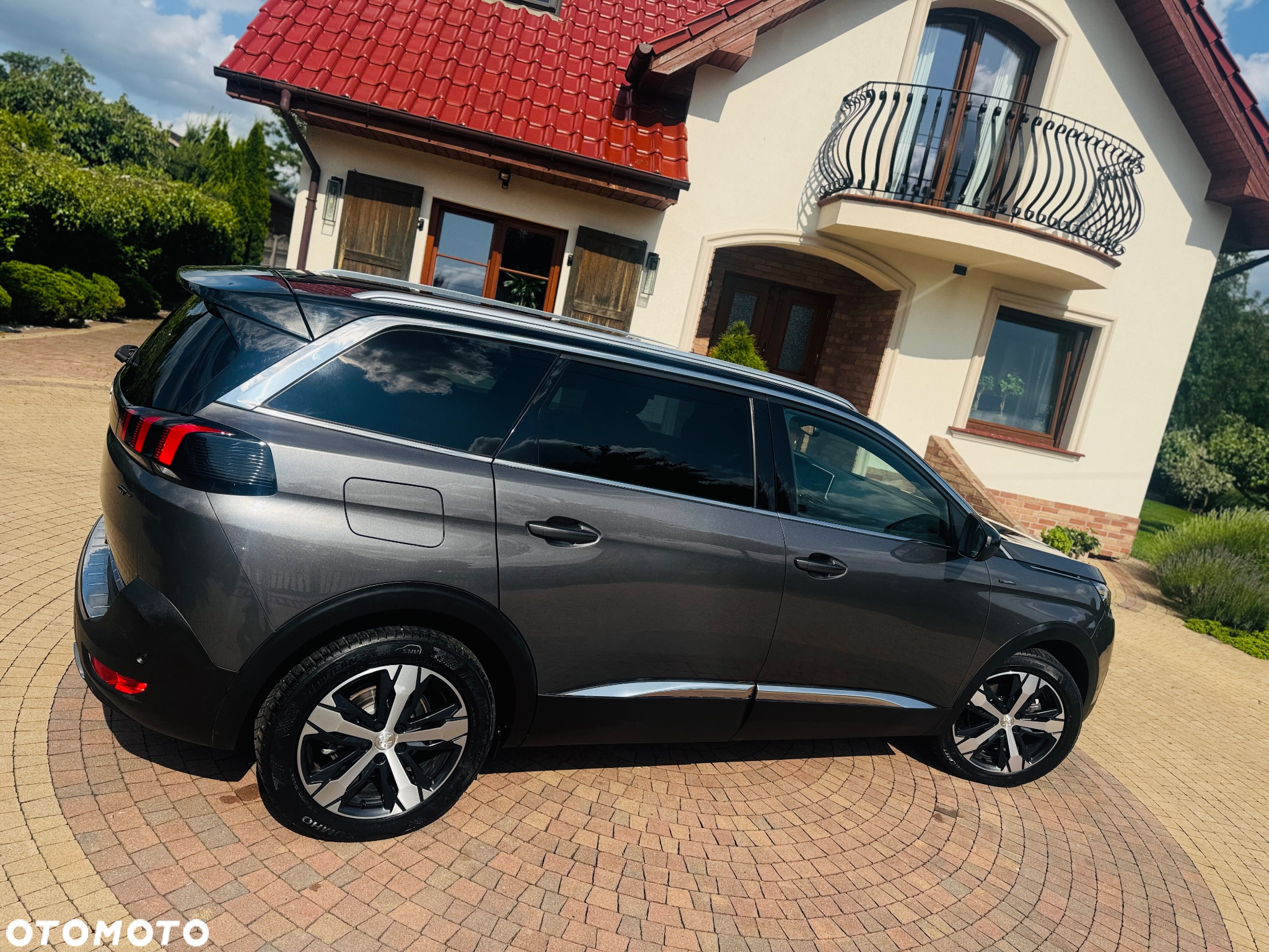 Peugeot 5008 1.6 BlueHDI Allure S&S EAT6 - 26