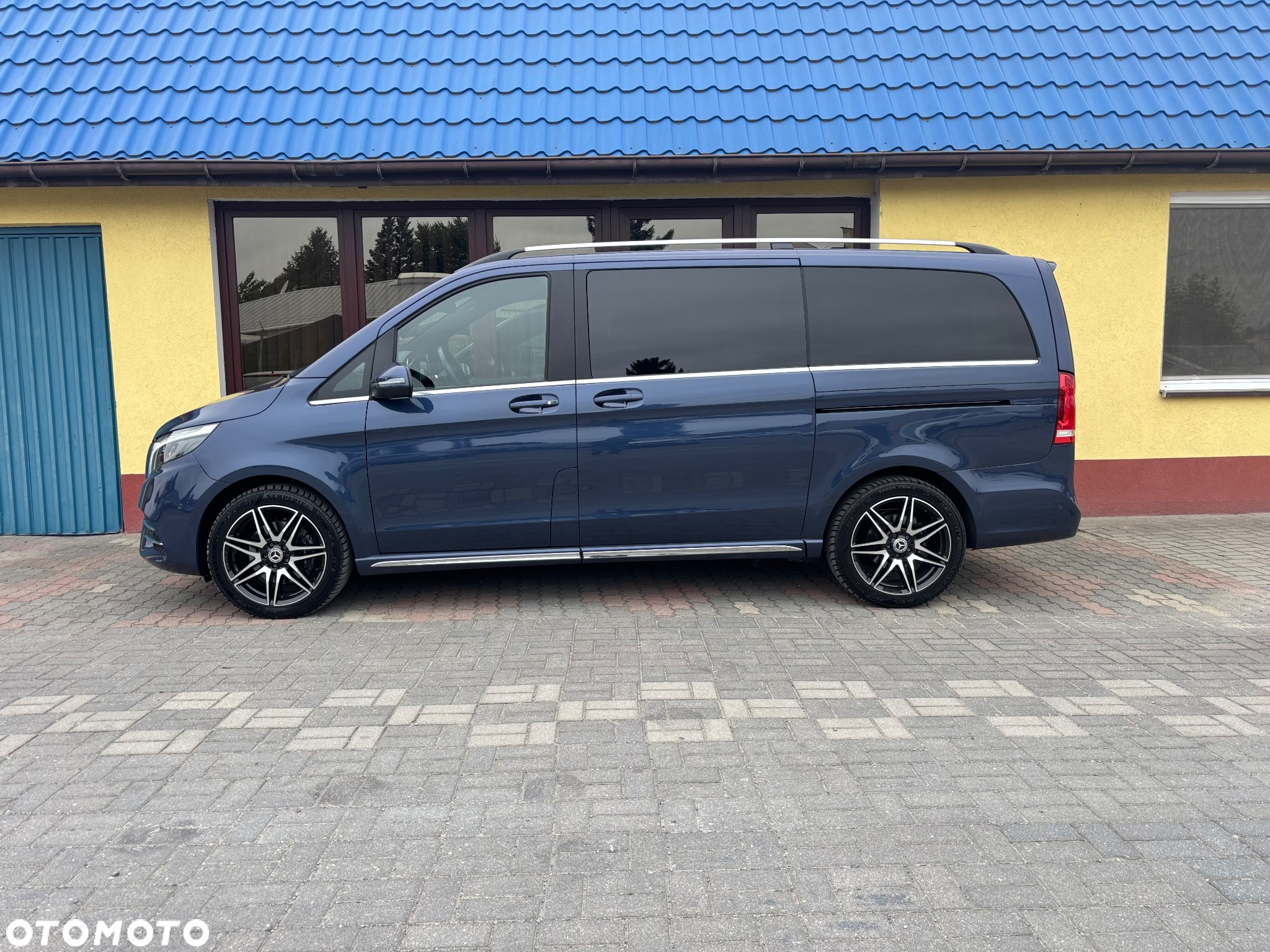 Mercedes-Benz Klasa V 300 d 4-Matic Exclusive 9G-Tronic (d³ugi) - 7