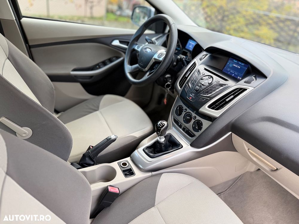 Ford Focus 1.6 TDCI DPF Titanium - 14