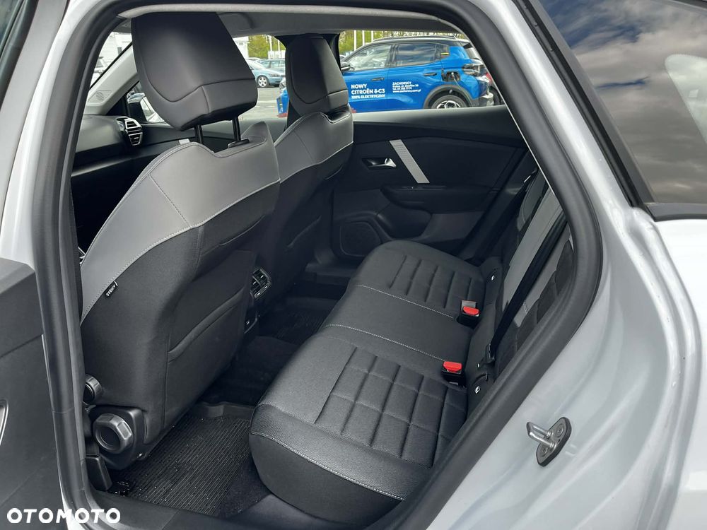 Citroën C4 1.2 mHEV Plus eDCT6 - 12