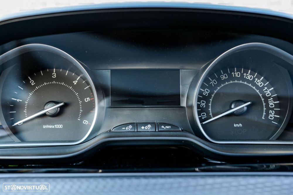 Peugeot 2008 1.5 BlueHDi Signature - 14