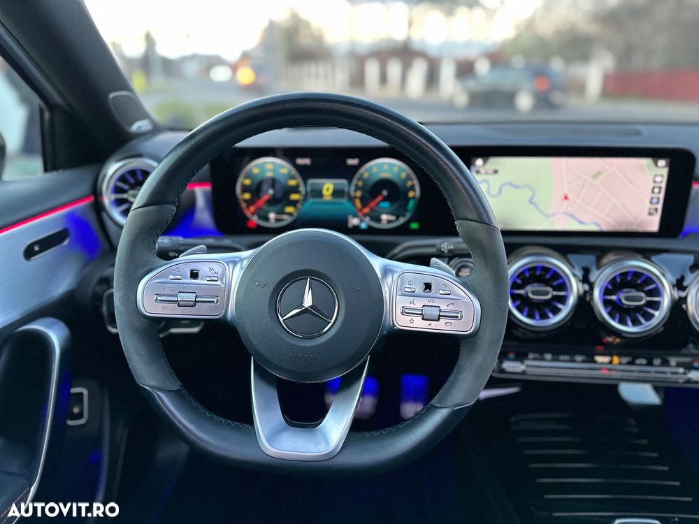 Mercedes-Benz A 250 e Sedan 8G-DCT AMG Line - 29