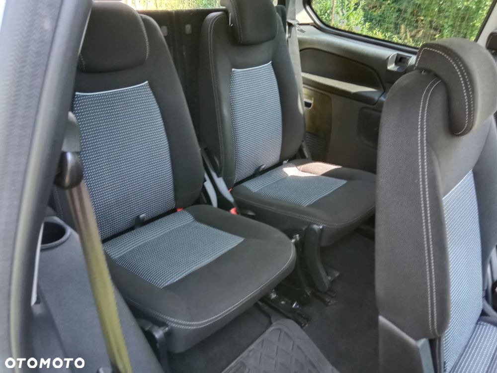 Ford Galaxy - 9