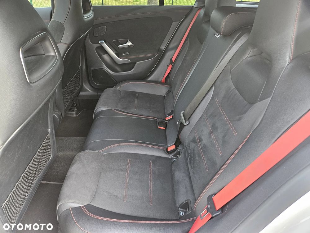 Mercedes-Benz CLA AMG 35 4Matic B AMG Speedshift 8G-DCT AMG Line Advanced Plus - 25