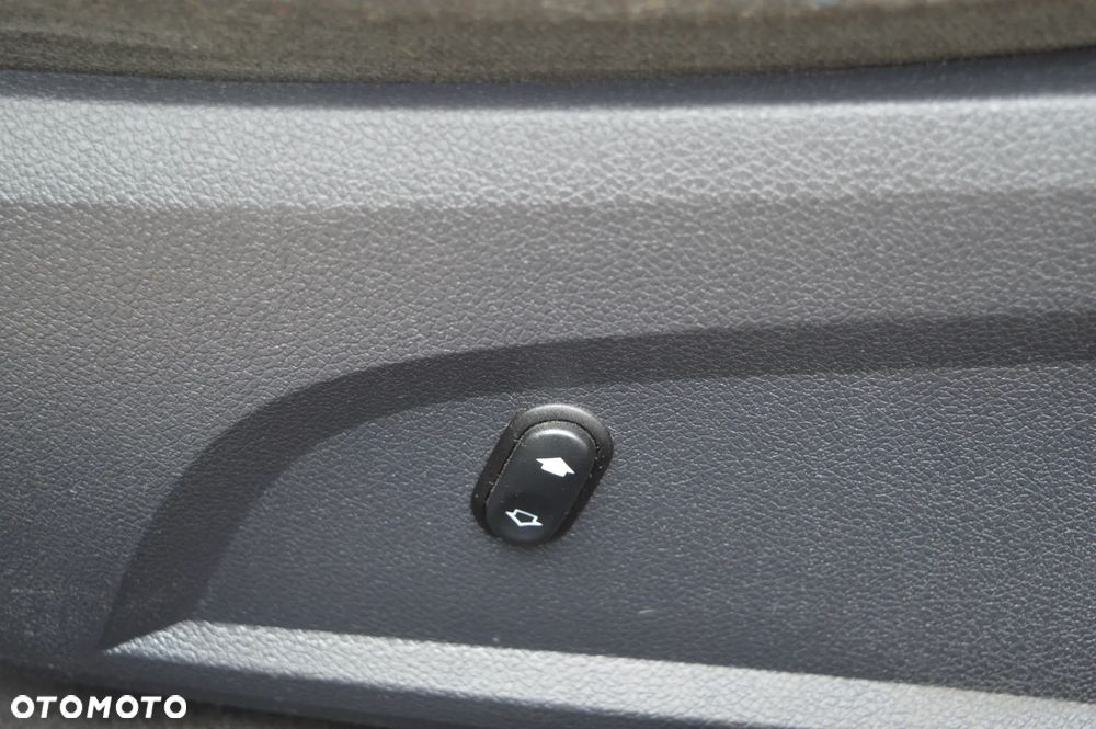 Ford Mondeo 1.8 Ghia X - 18