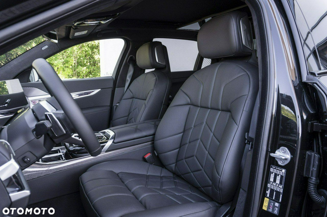 BMW i7 - 9