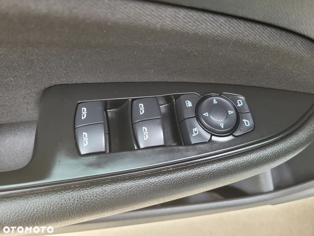 Opel Insignia - 11