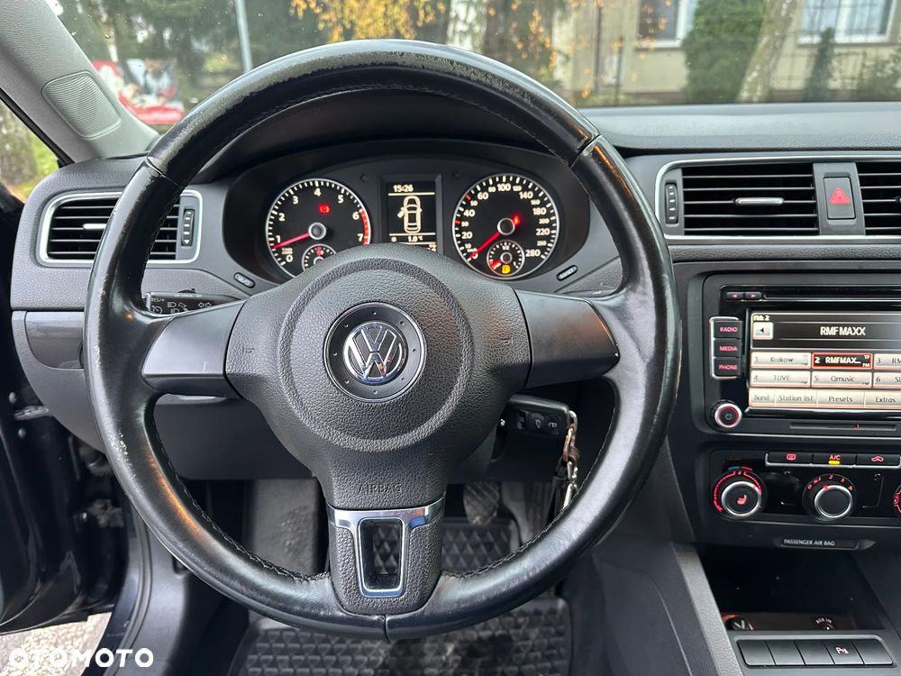 Volkswagen Jetta 1.2 TSI Comfortline - 17