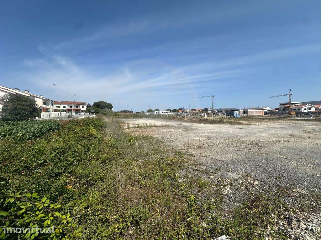 Fantástico Lote com 400 m2 na Póvoa de Varzim - Grande imagem: 3/25