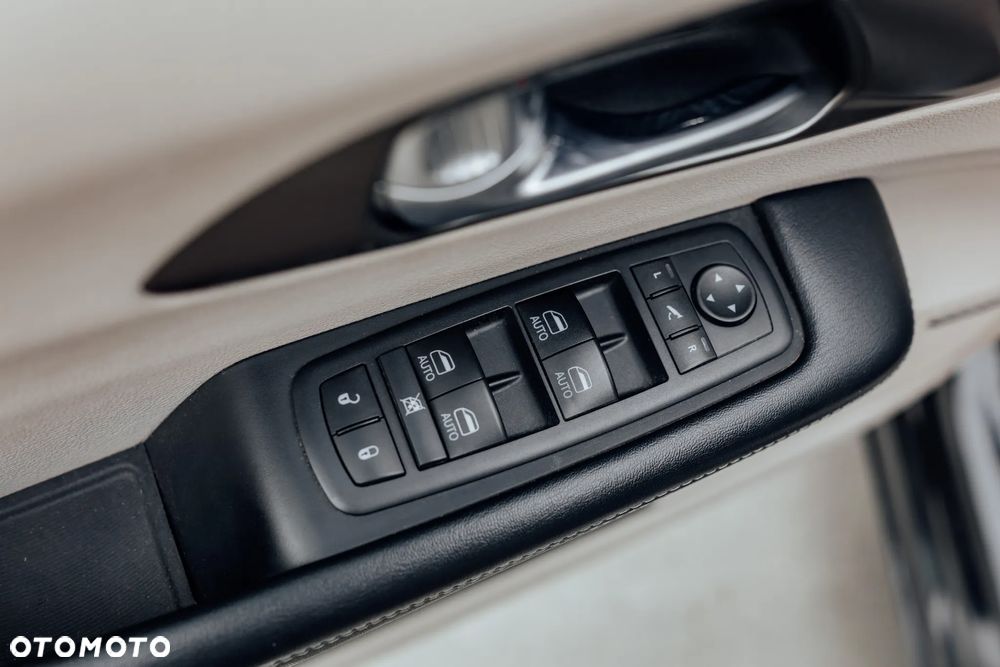 Chrysler Pacifica - 14