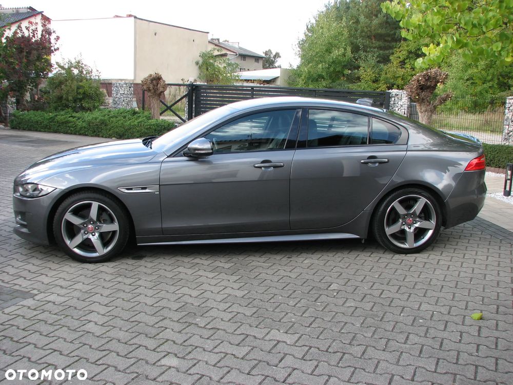 Jaguar XE 20d R-Sport - 12