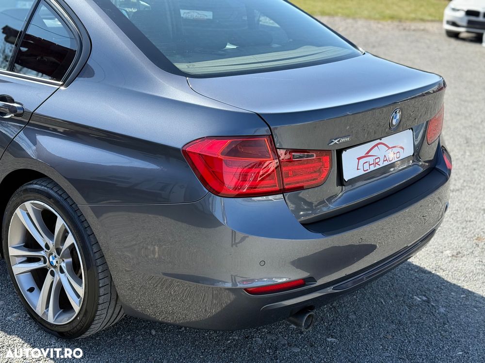 BMW Seria 3 320d xDrive - 23