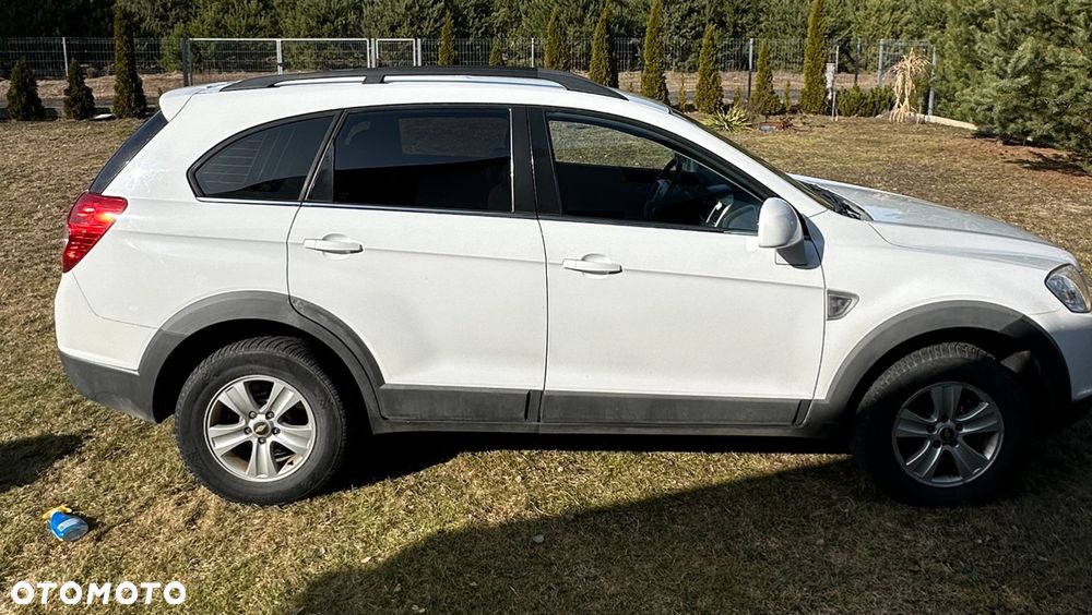 Chevrolet Captiva 2.4 LS 5os - 5