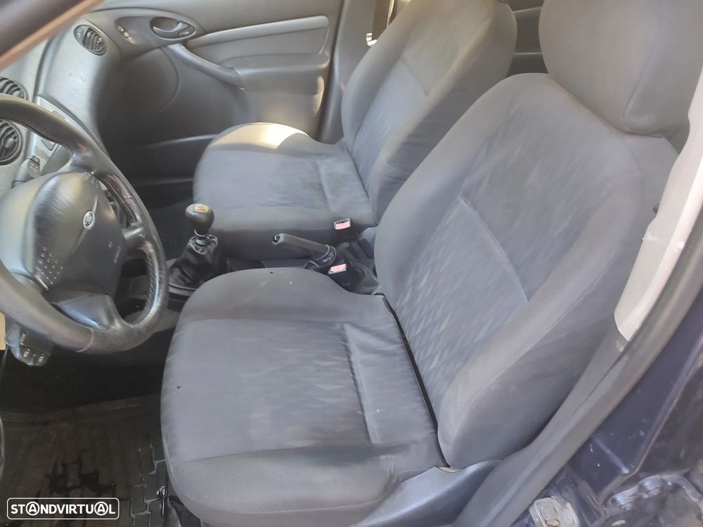 Ford Focus Sw 2001 photo 4