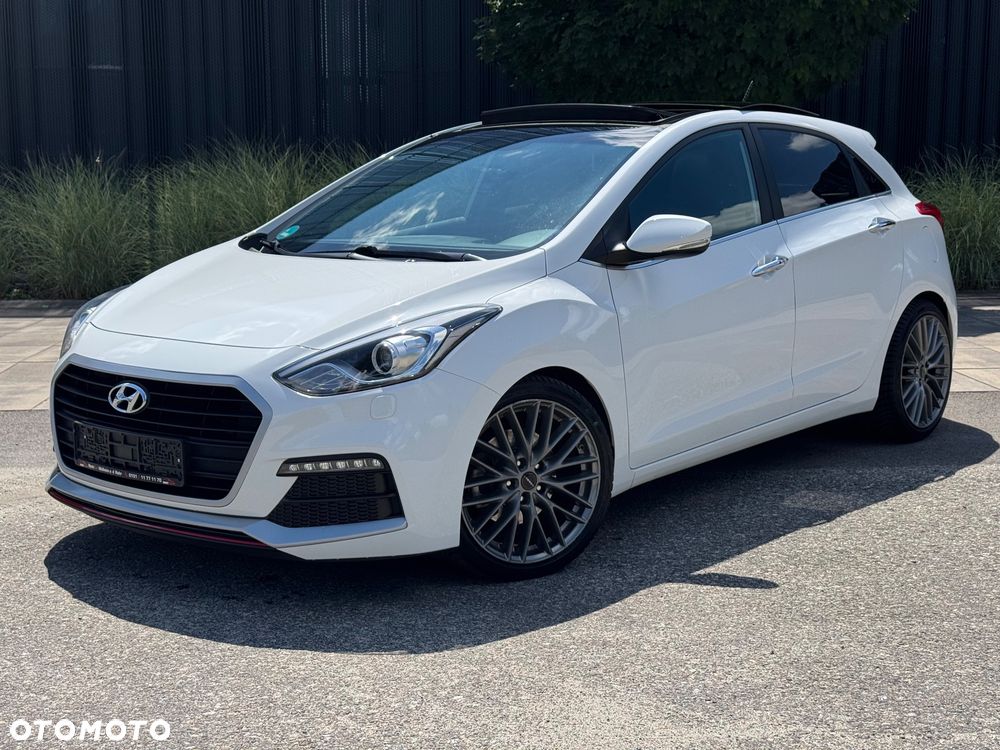Hyundai i30 1.6 GDI Turbo Luxury - 3