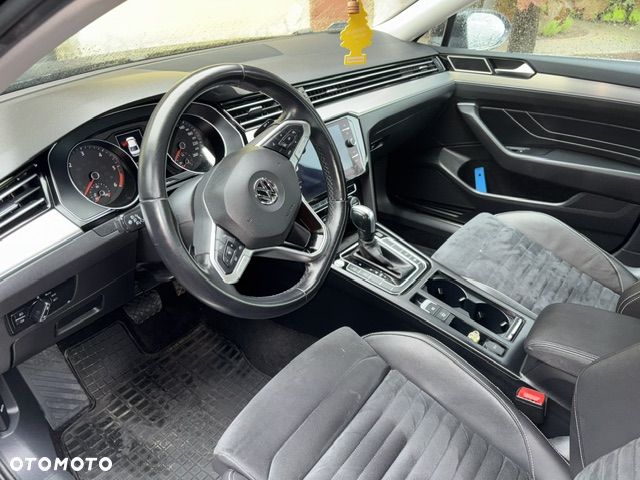 Volkswagen Passat 2.0 TDI Elegance DSG - 11