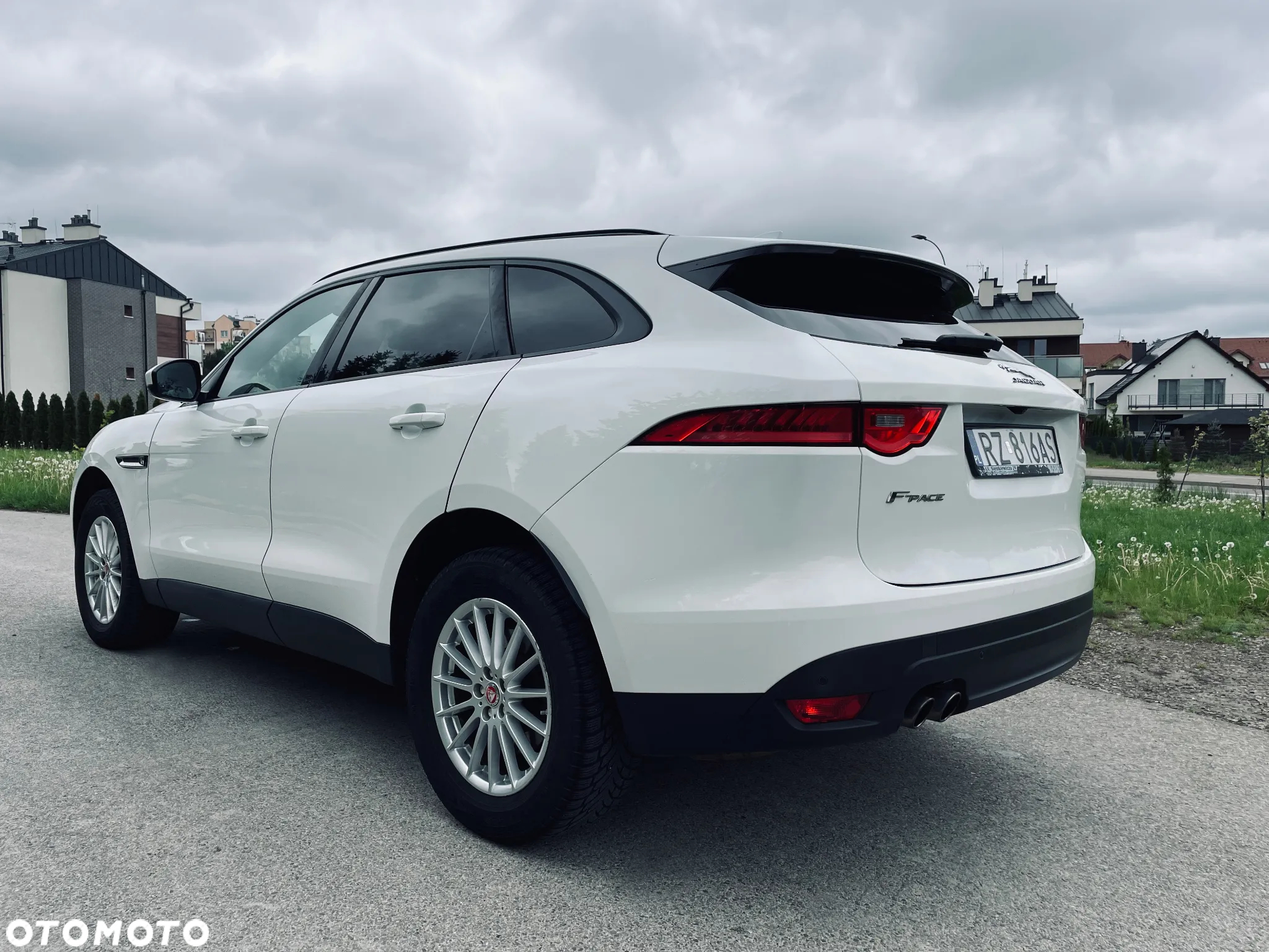 Jaguar F-Pace - 7