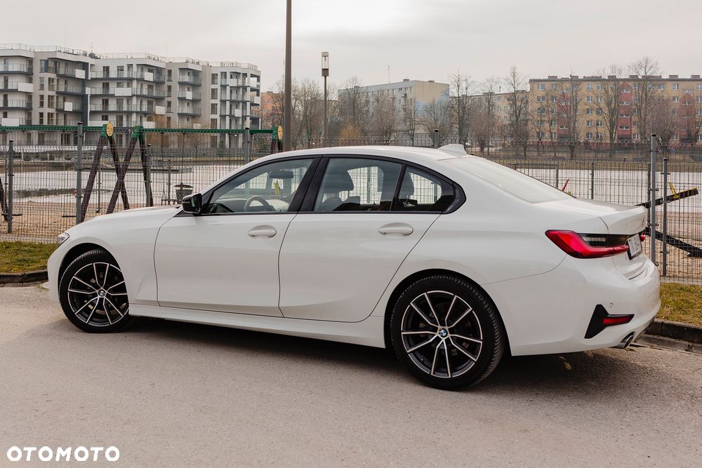 BMW Seria 3 318d Sport Line - 5