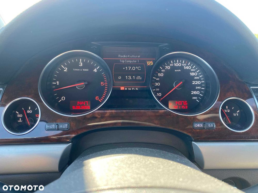 Audi A8 - 6