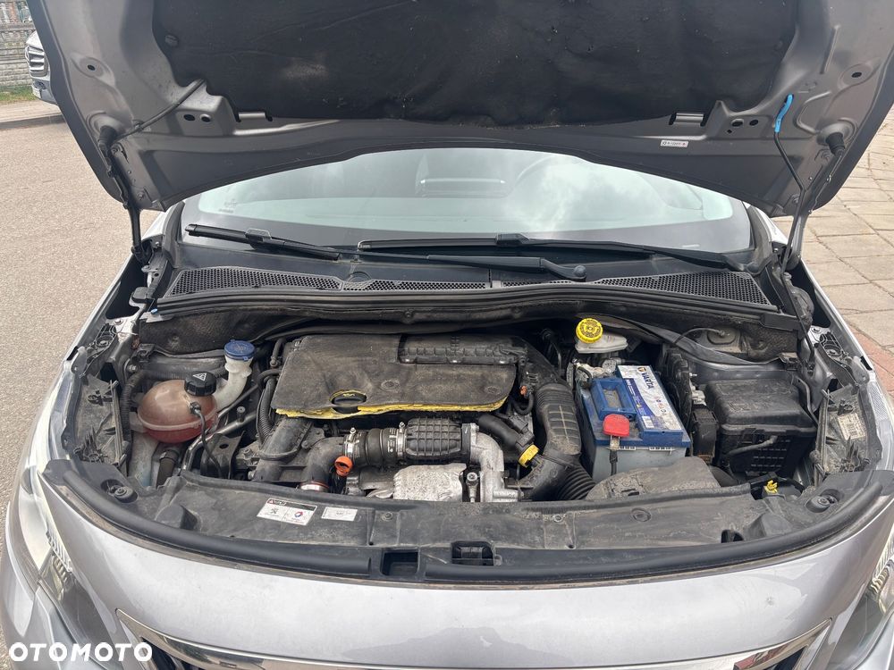 Peugeot 2008 BlueHDi 100 STOP & START Allure - 12