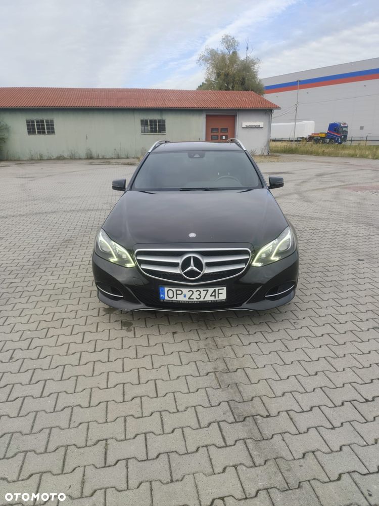 Mercedes-Benz E-Class 2013 photo 2