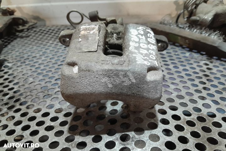 Etrier spate dreapta Peugeot 407 1 [2004 - 2010] Sedan 2.0 HDi AT (13 - 2