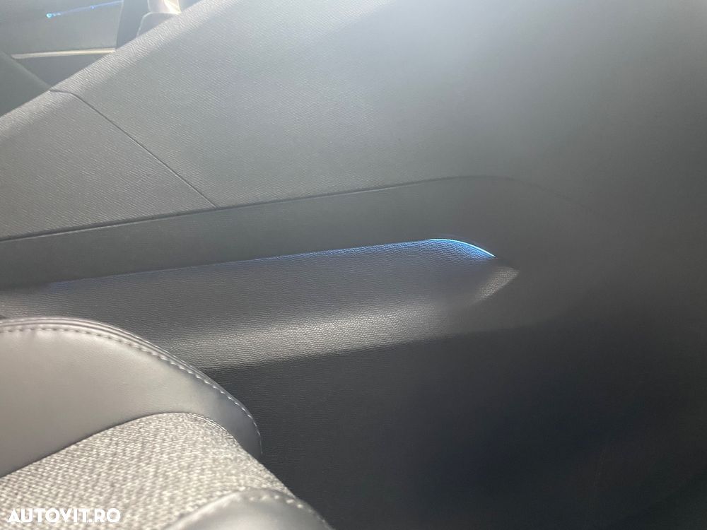 Peugeot 3008 PureTech 130 Stop & Start GPF Roadtrip - 11
