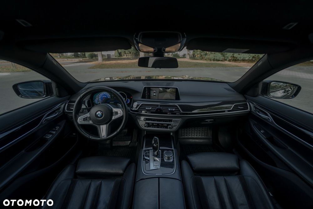 BMW Seria 7 - 33