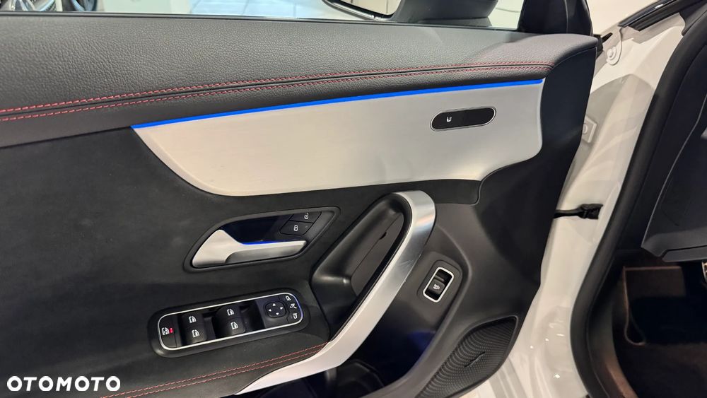 Mercedes-Benz CLA 200 AMG Line 7G-DCT - 15