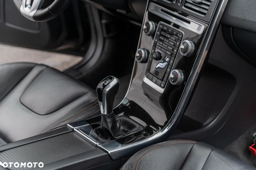 Volvo XC 60 D3 Momentum - 28