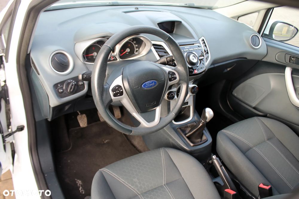 Ford Fiesta 1.6 Ti-VCT Titanium - 11