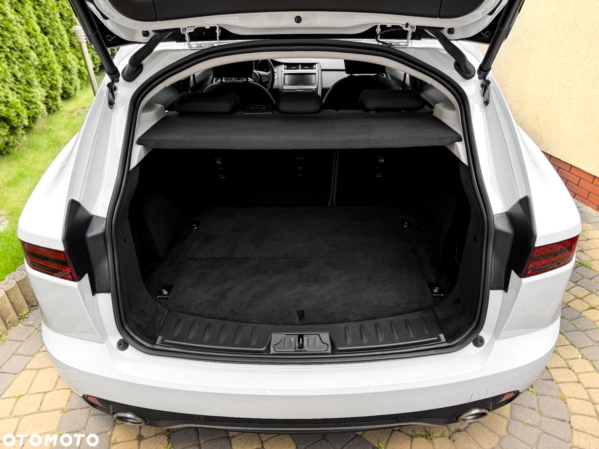 Jaguar E-Pace - 14