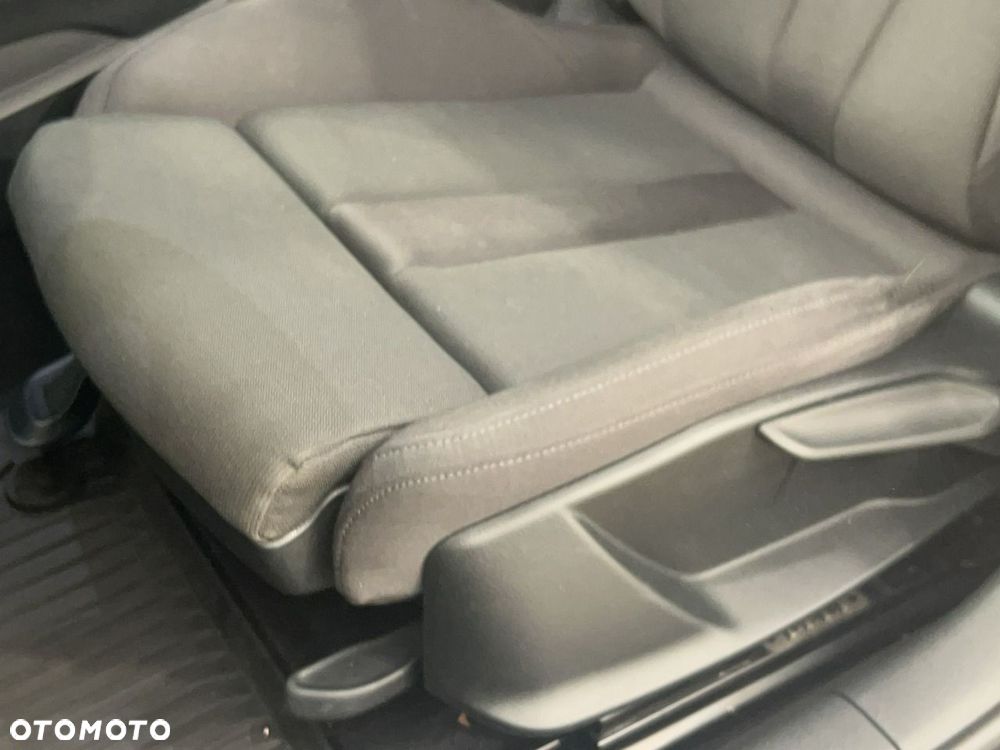 Audi A4 Avant 35 TDI mHEV S tronic - 17
