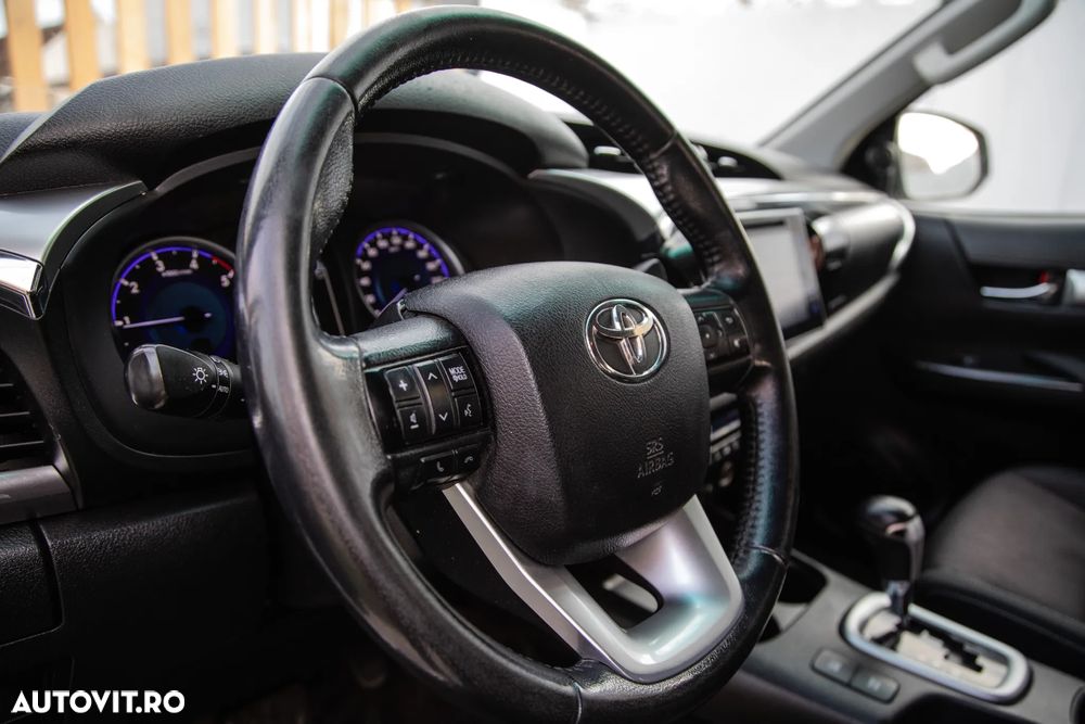 Toyota Hilux 4x4 Double Cab A/T Invincible - 7