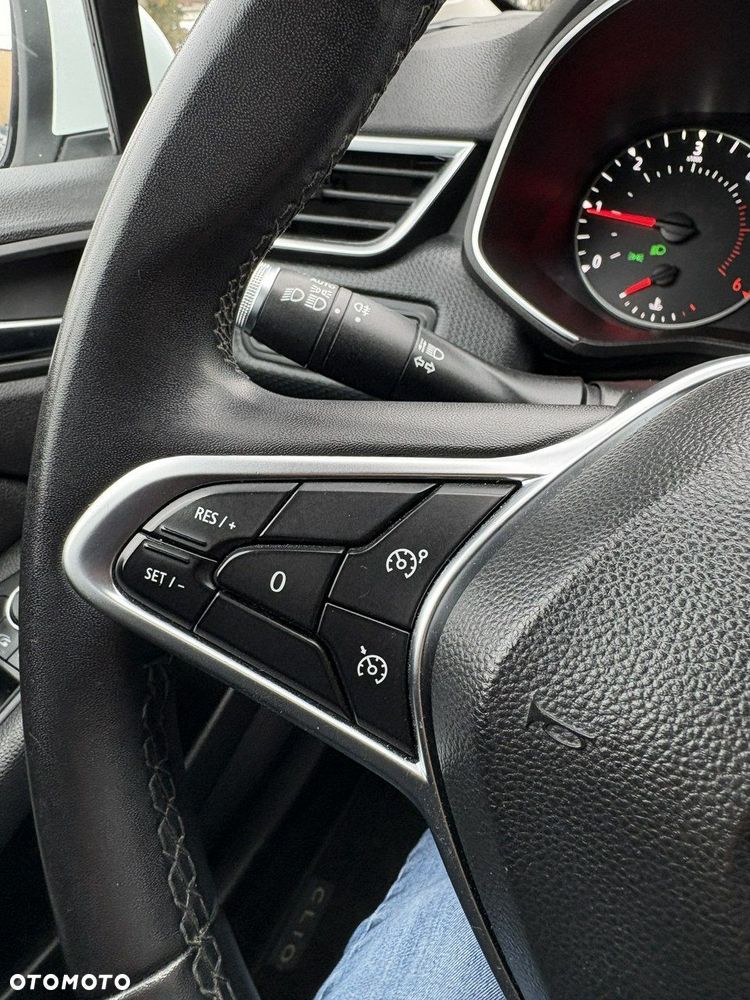 Renault Clio - 15