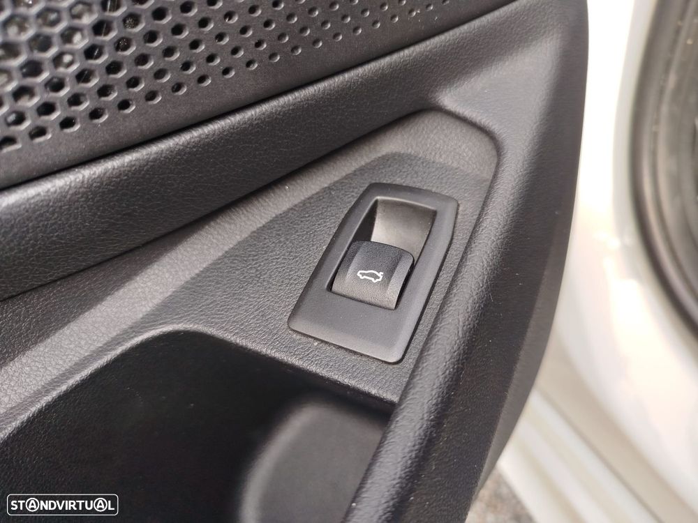 BMW 318 d Aut. Sport Line - 27