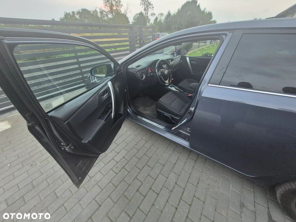 Toyota Auris - 12