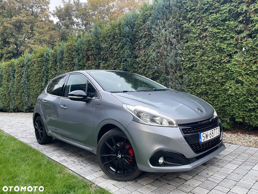 Peugeot 208 - 1