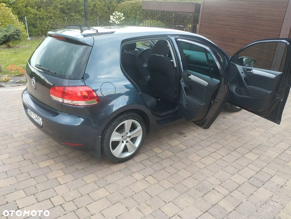 Volkswagen Golf 1.6 TDI Highline - 9